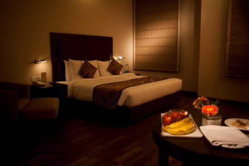 Vibe By The Lalit Traveller Hotel Faridabad Bagian luar foto