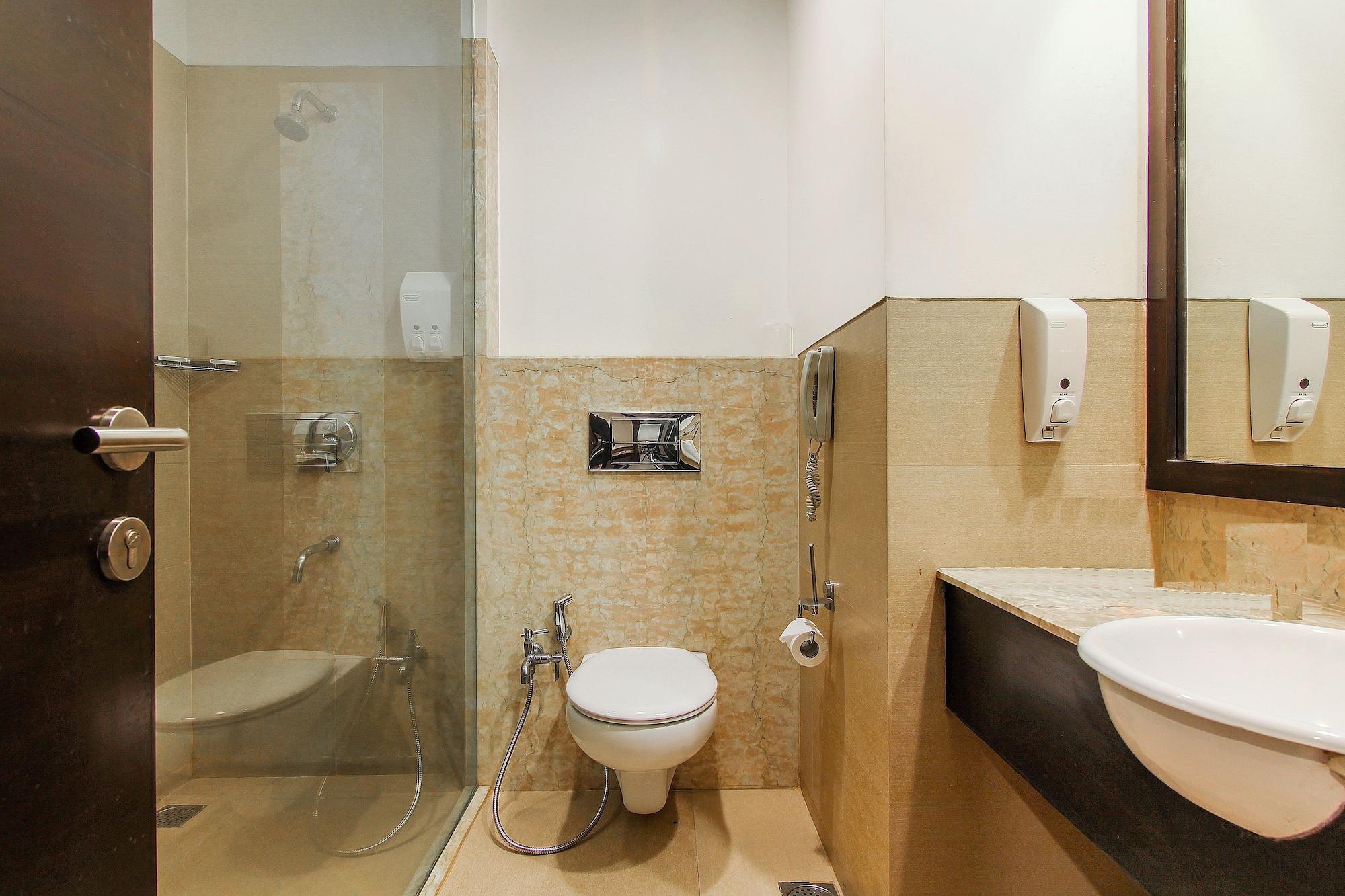 Vibe By The Lalit Traveller Hotel Faridabad Bagian luar foto