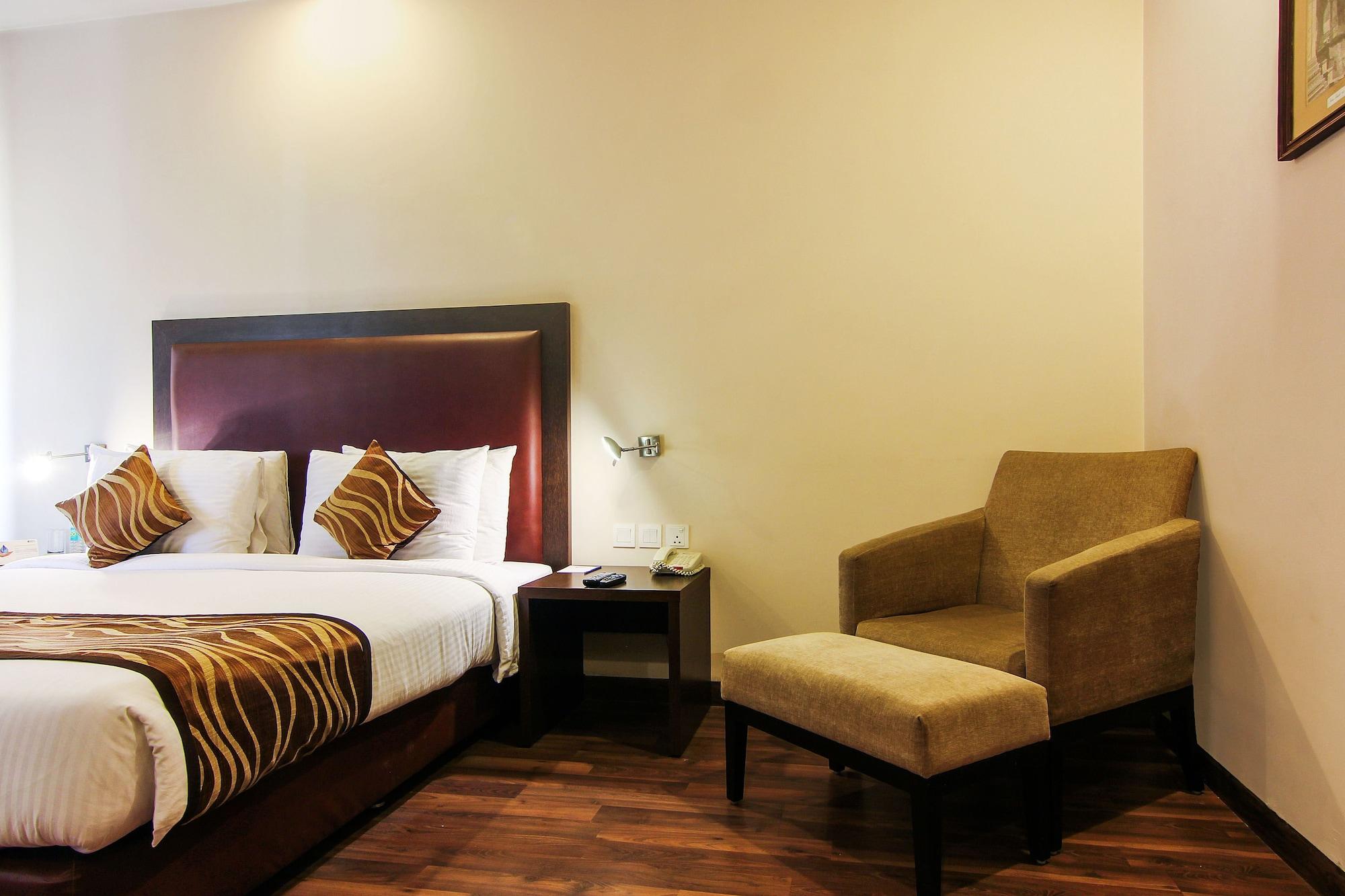 Vibe By The Lalit Traveller Hotel Faridabad Bagian luar foto
