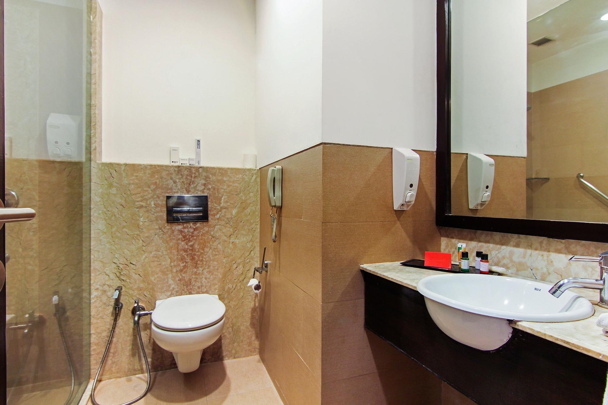 Vibe By The Lalit Traveller Hotel Faridabad Bagian luar foto
