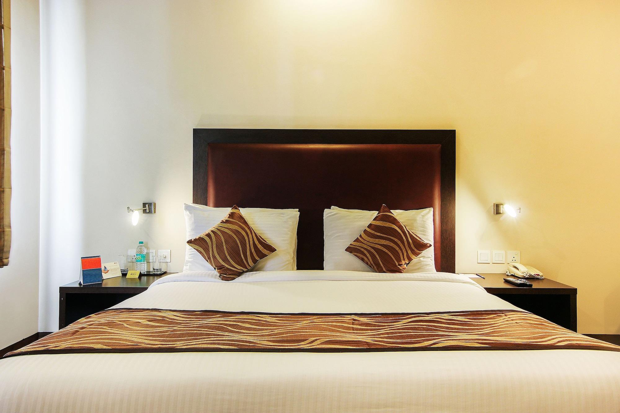 Vibe By The Lalit Traveller Hotel Faridabad Bagian luar foto