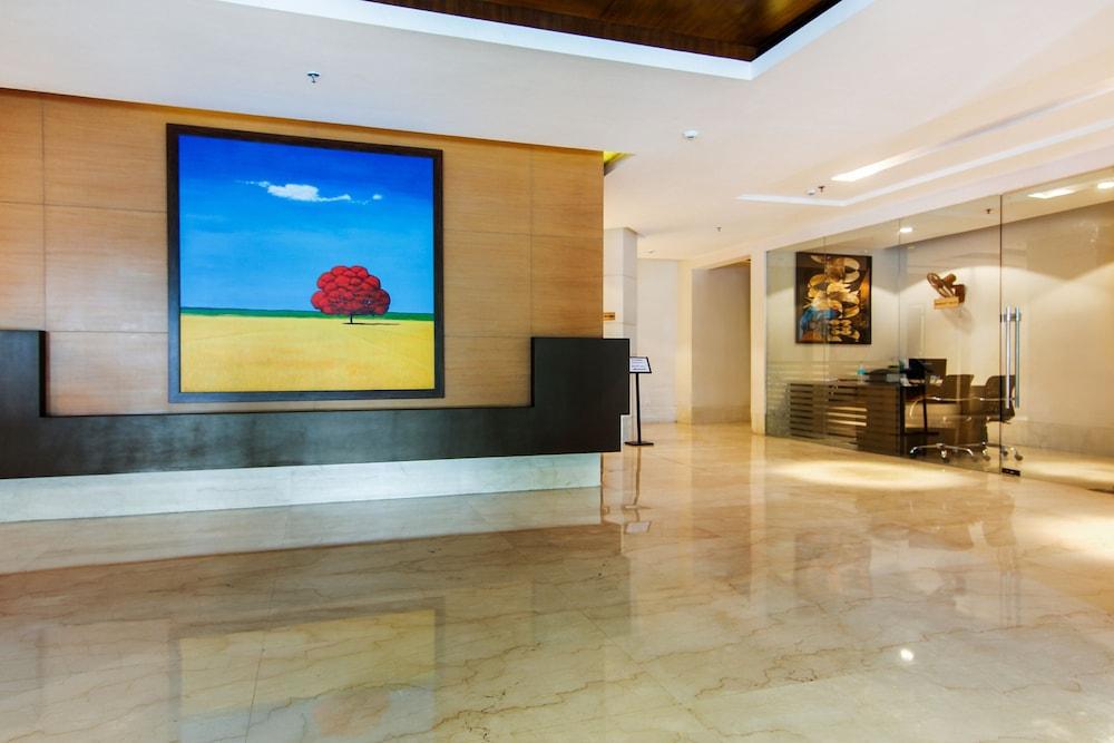 Vibe By The Lalit Traveller Hotel Faridabad Bagian luar foto