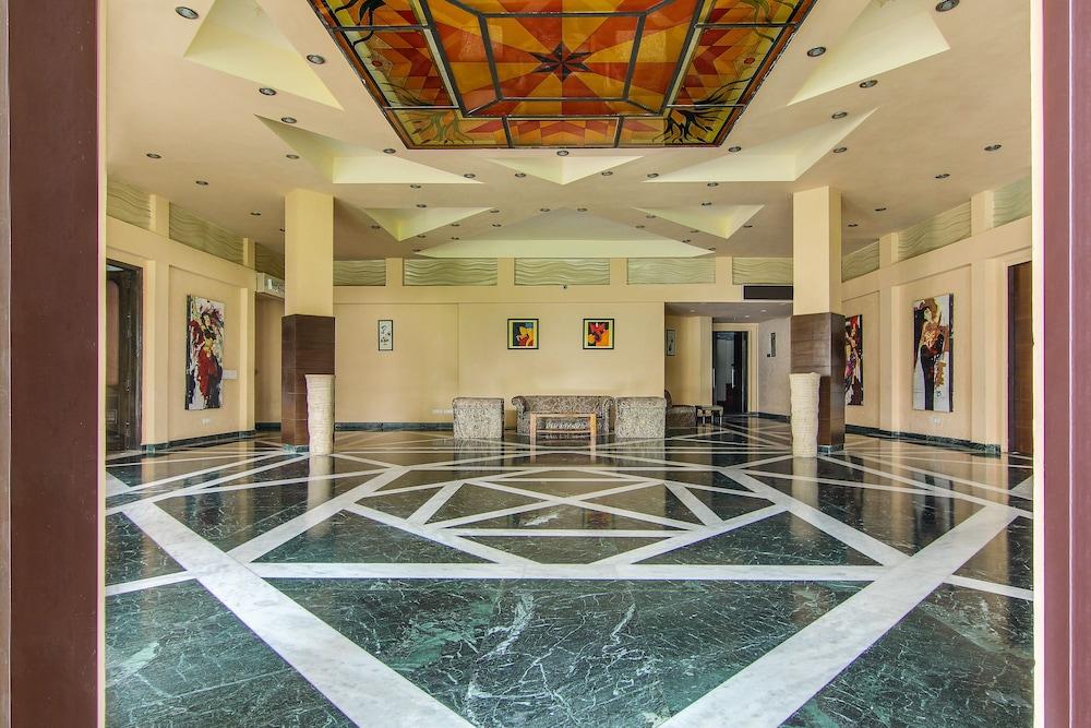 Vibe By The Lalit Traveller Hotel Faridabad Bagian luar foto